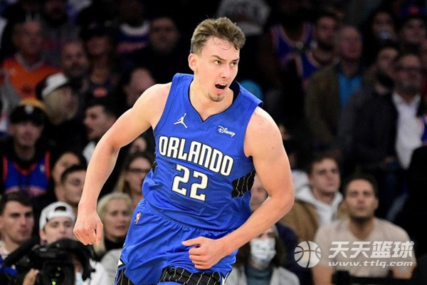 凭借快速的 凭借快速的